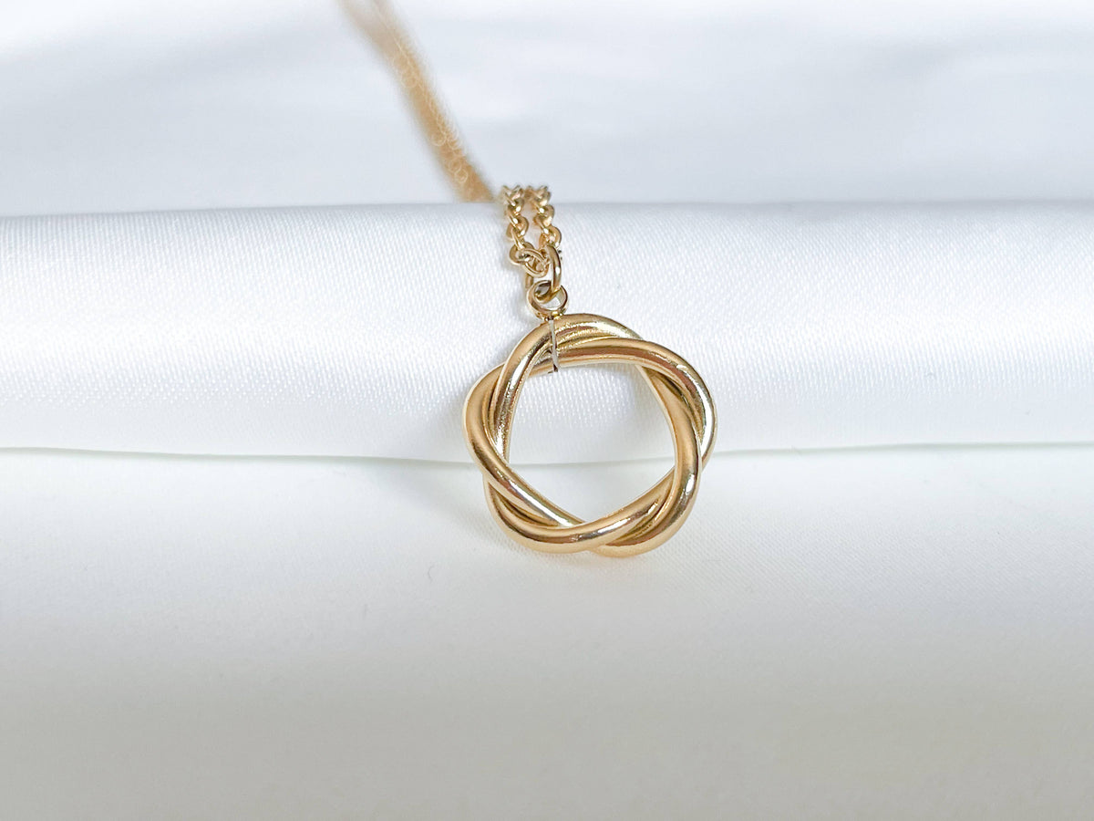 Delicate Circle Necklace