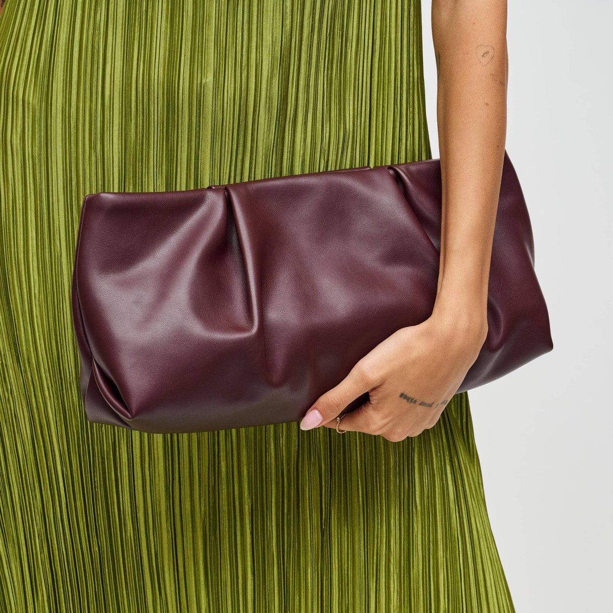 Franny Clutch: Black