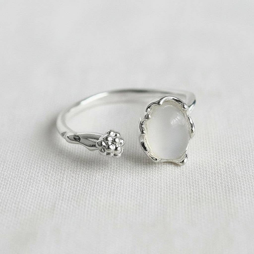Vintage White Agate Ring