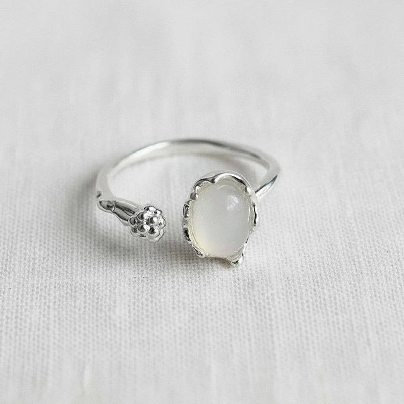 Vintage White Agate Ring