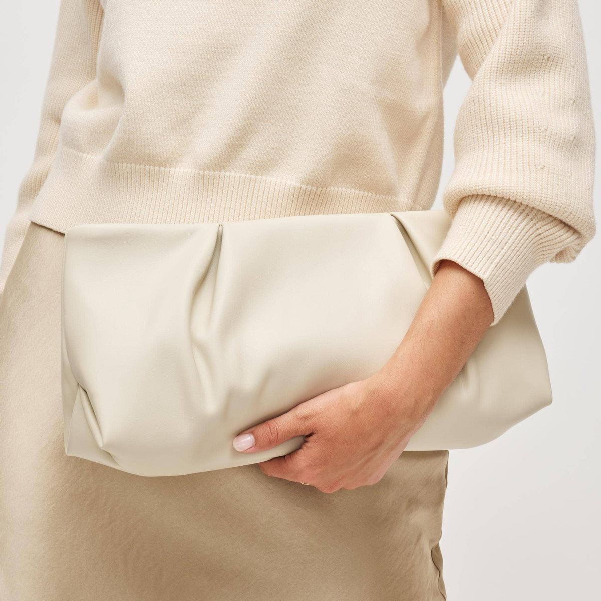 Franny Clutch: Black