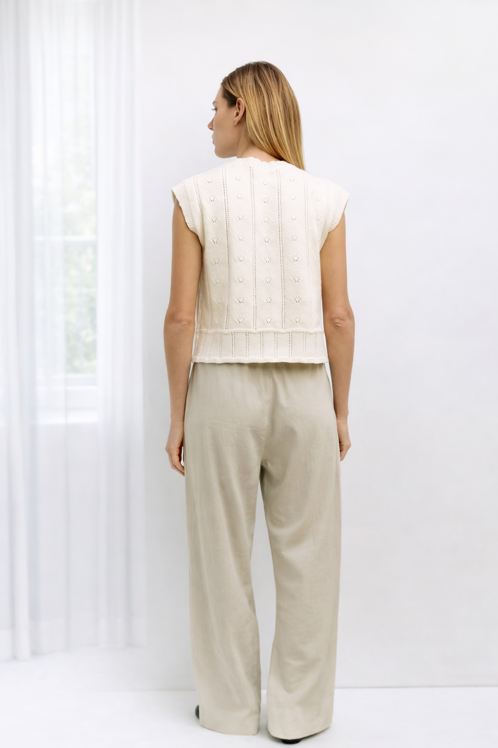 Linda Sleeveless Sweater Top