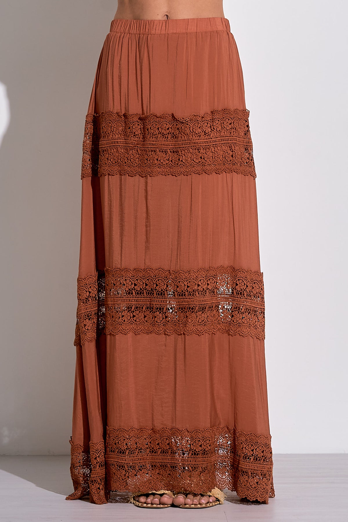 Vera Lace Detailed Skirt
