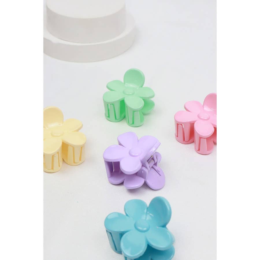 Medium Glossy Flower Claw Clip