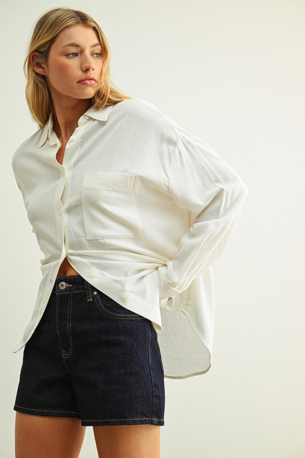 Lightweight white collared shirt women casual summer outfit